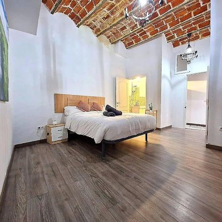 Apartahotel Casa Batito L'Hospitalet de Llobregat Bagian luar foto