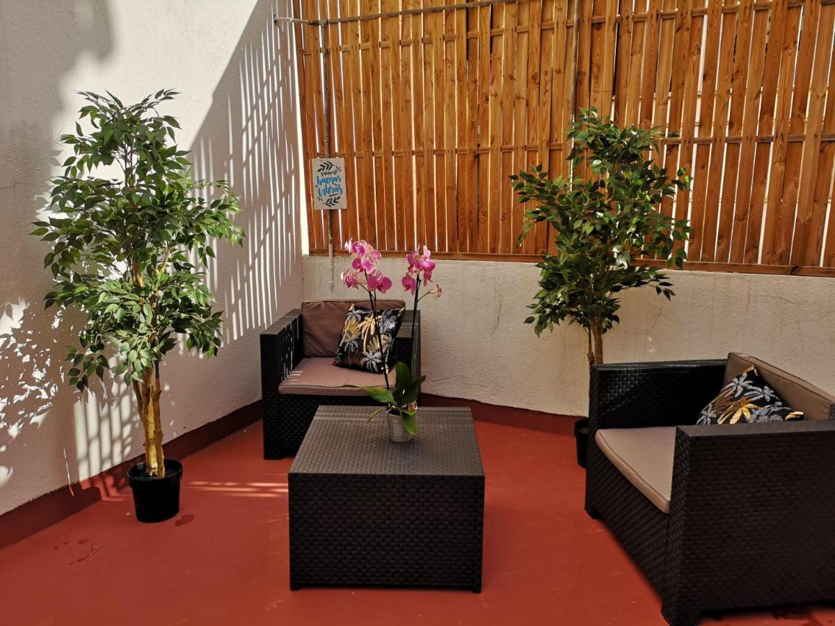 Apartahotel Casa Batito L'Hospitalet de Llobregat Bagian luar foto