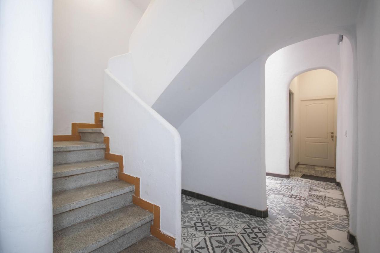Apartahotel Casa Batito L'Hospitalet de Llobregat Bagian luar foto