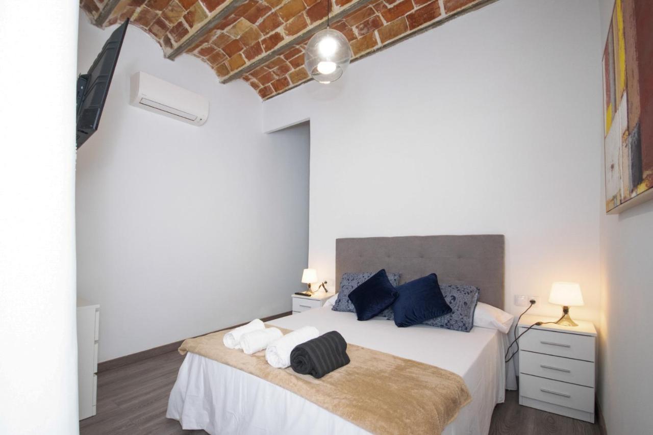 Apartahotel Casa Batito L'Hospitalet de Llobregat Bagian luar foto