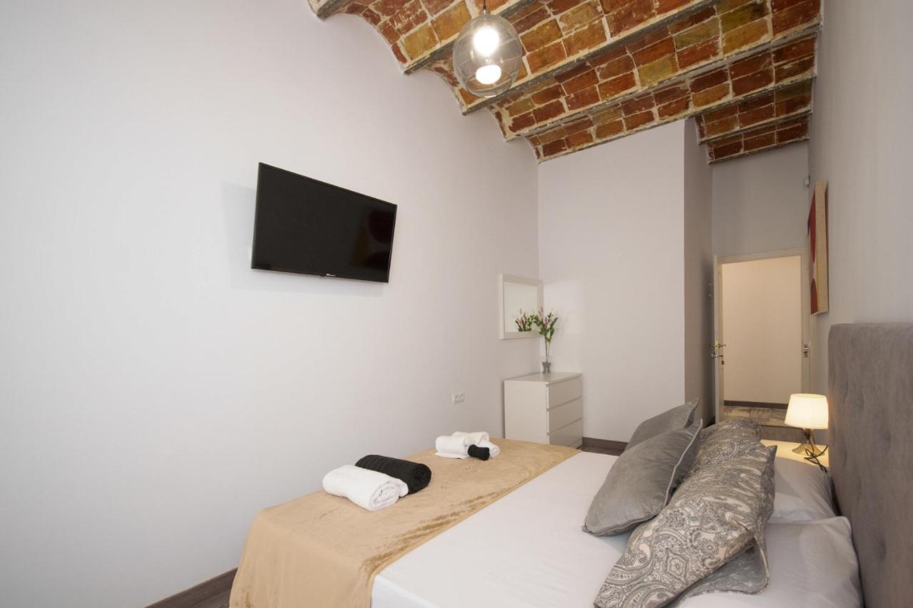 Apartahotel Casa Batito L'Hospitalet de Llobregat Bagian luar foto