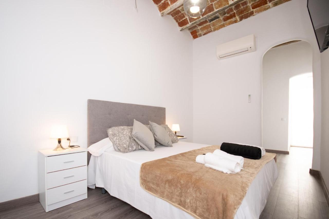 Apartahotel Casa Batito L'Hospitalet de Llobregat Bagian luar foto
