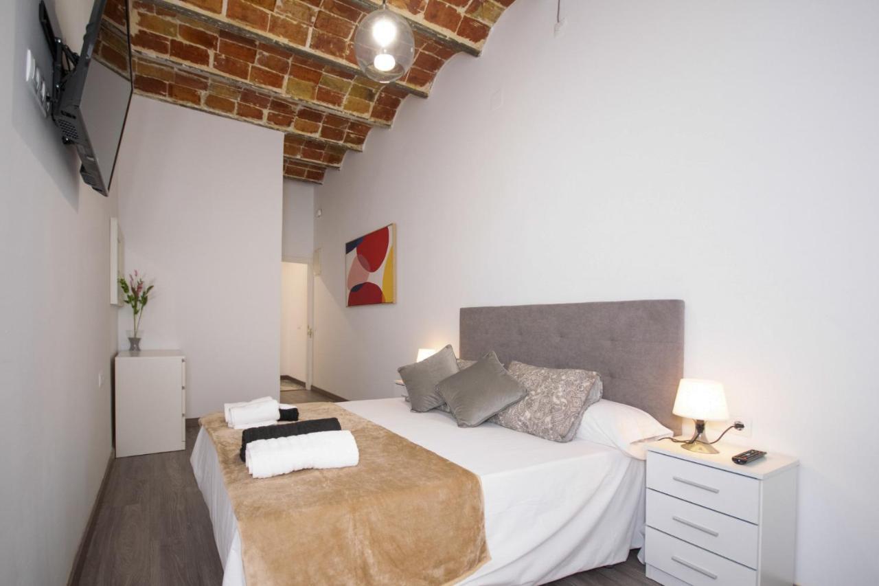 Apartahotel Casa Batito L'Hospitalet de Llobregat Bagian luar foto