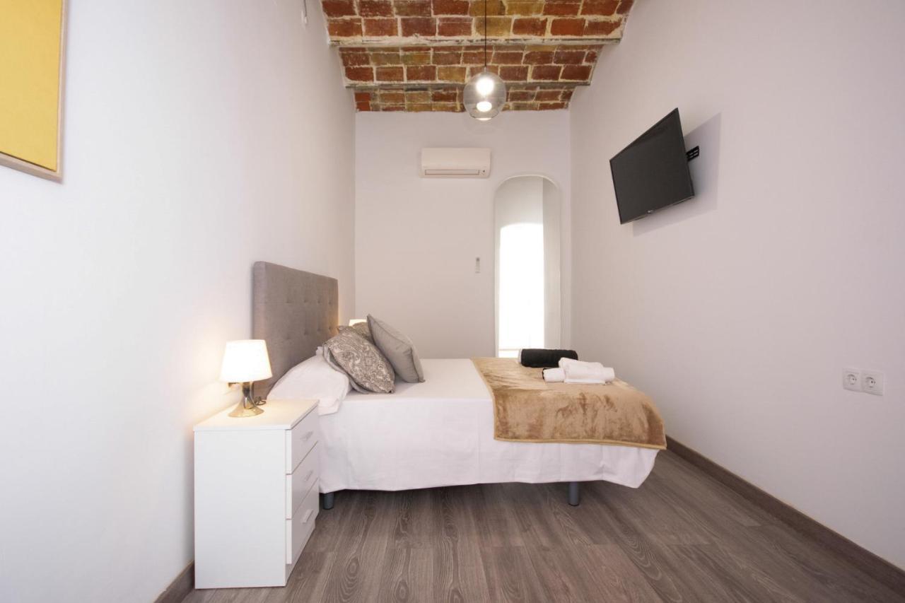 Apartahotel Casa Batito L'Hospitalet de Llobregat Bagian luar foto
