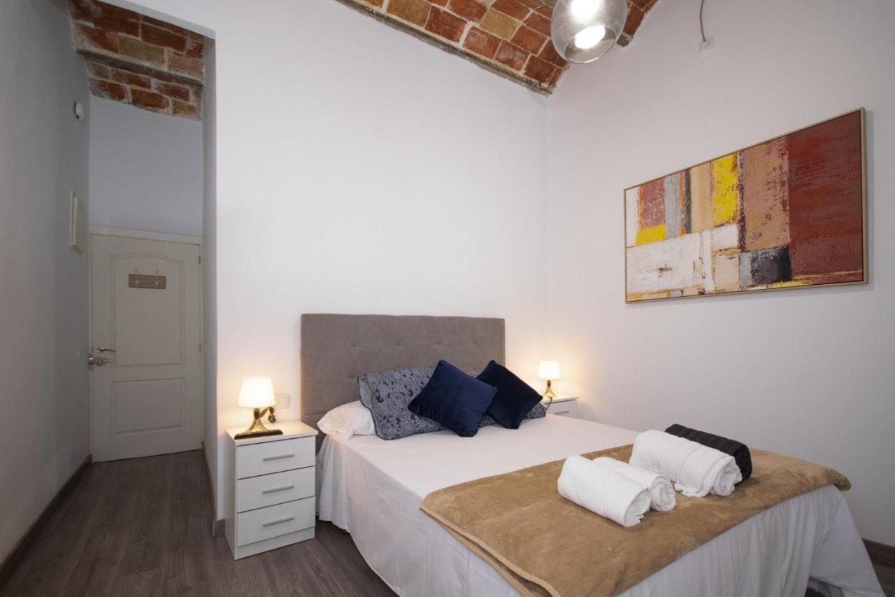 Apartahotel Casa Batito L'Hospitalet de Llobregat Bagian luar foto