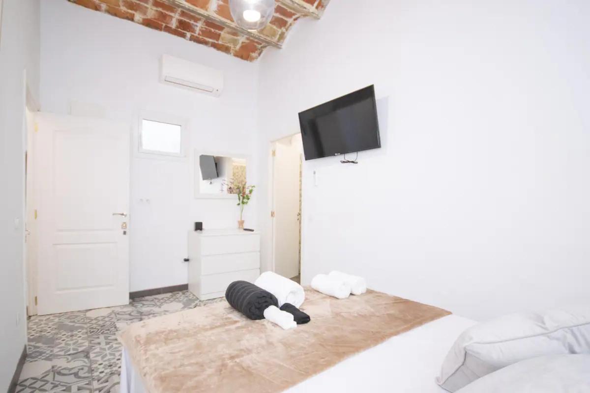 Apartahotel Casa Batito L'Hospitalet de Llobregat Bagian luar foto